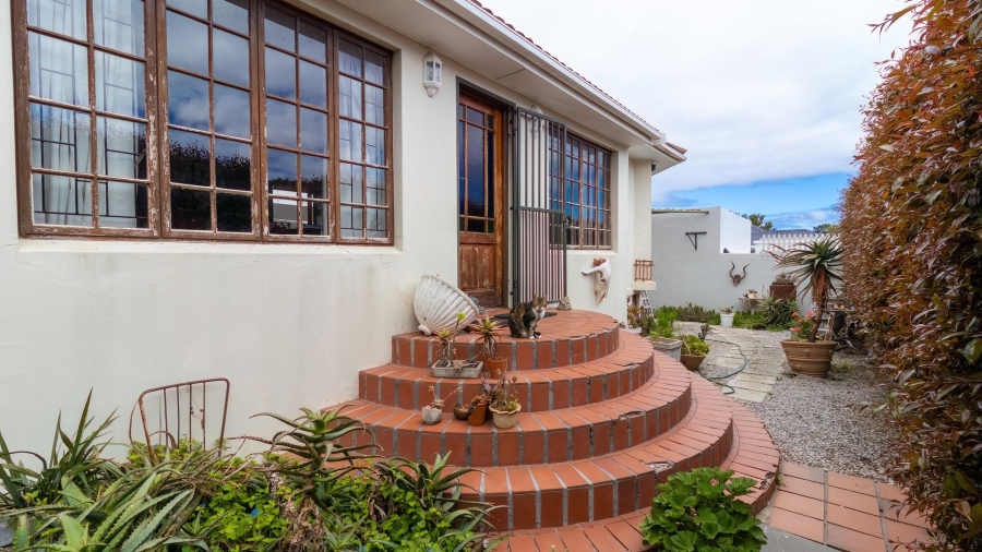 3 Bedroom Property for Sale in Voelklip Western Cape